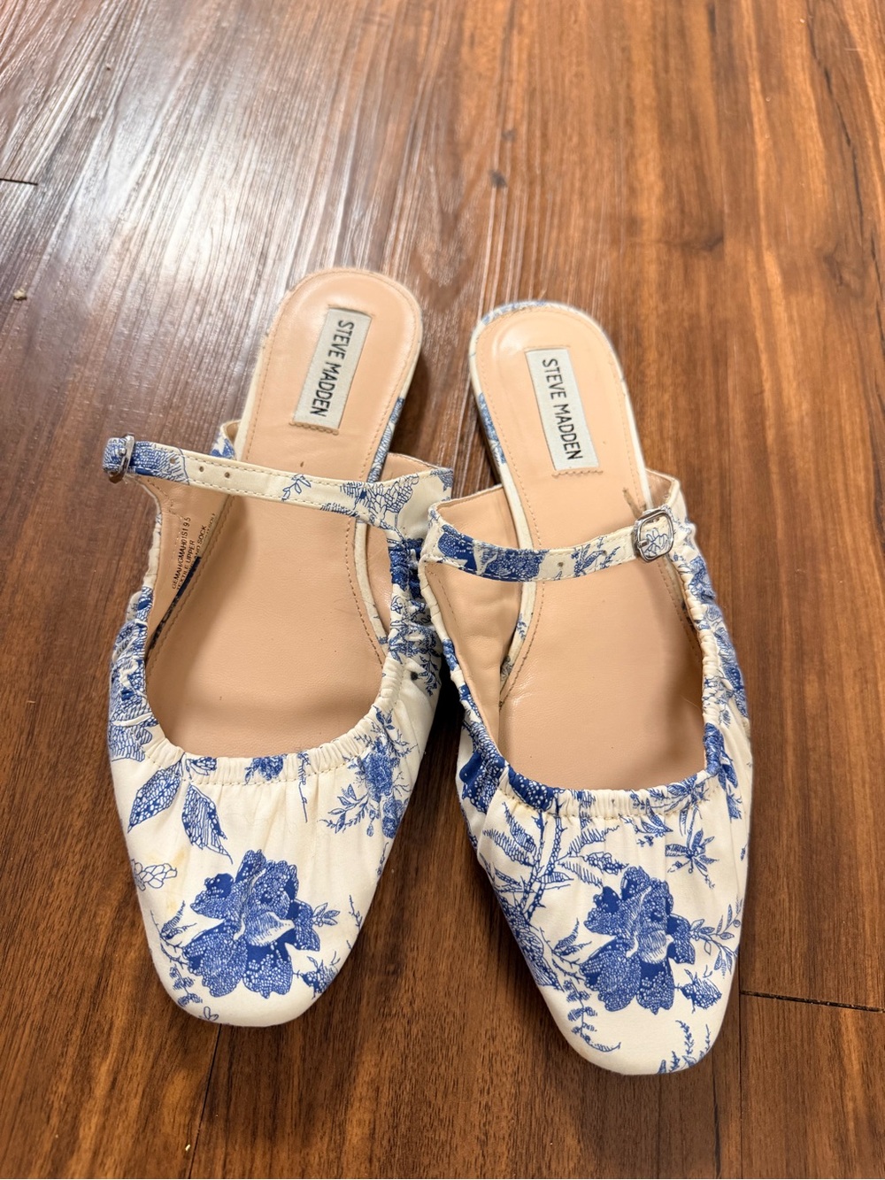 Steve Madden White Floral Square-Toe Slingback Mules with Blue Print